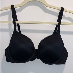 VICTORIA’S SECRET Body by Victoria Black Bra